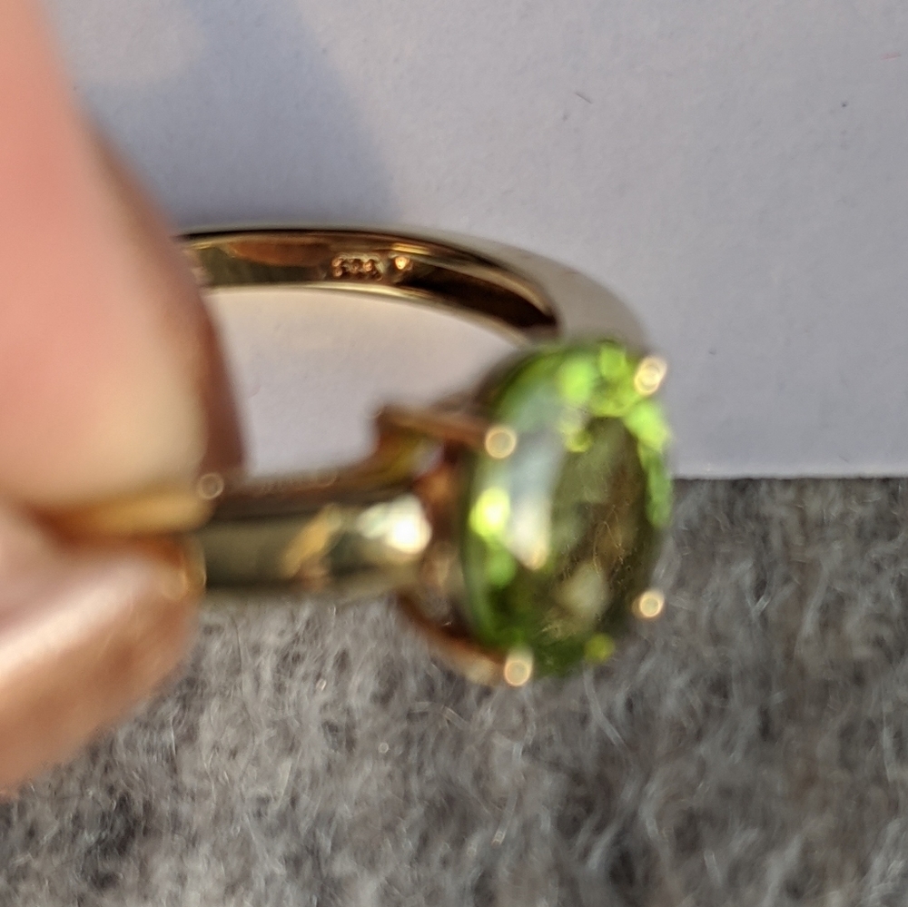 Peridot Ring - Picture 4 of 8